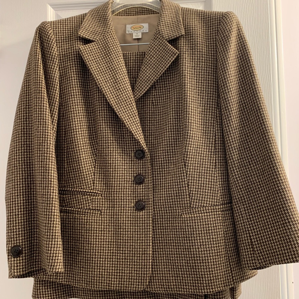 Full women’s suit